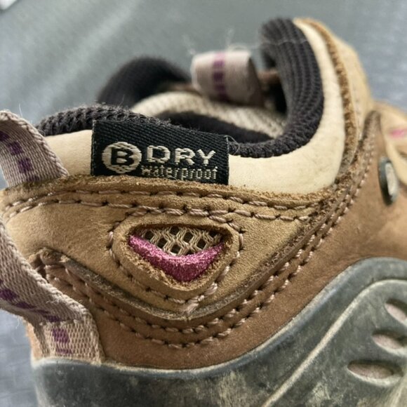 Oboz Hiking Shoes - Picture 2 of 6